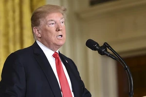 Ông Trump kéo dài trừng phạt Triều Tiên thêm 1 năm