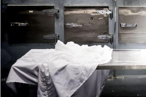 Người phụ nữ Nam Phi bất ngờ sống lại trong nhà xác