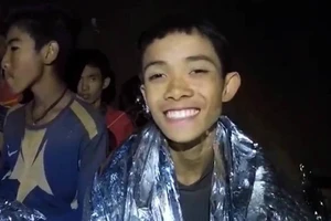 Cầu thủ nhí Thái Lan kể chuyến đi định mệnh ở hang Tham Luang