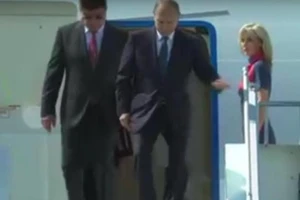 Ông Putin đến muộn trong thượng đỉnh đầu tiên với ông Trump