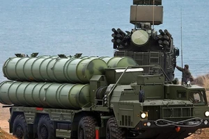 Nga chính thức bàn giao 'rồng lửa' S-400 cho Trung Quốc