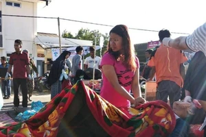 Indonesia: Động đất 6,4 độ Richter khi đang ngủ, 3 người chết