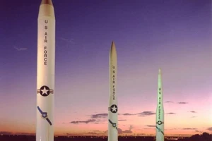 Mỹ hủy thử tên lửa giữa chừng do dấu hiệu bất thường