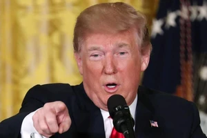 Mỹ tính áp thuế cao hơn lên 200 tỉ USD hàng Trung Quốc