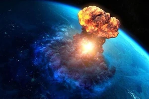 Thiên thạch khổng lồ rơi và phát nổ gần căn cứ Mỹ