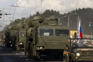 Mỹ dọa trừng phạt ‘cả thế giới’ nếu mua S-400 Nga