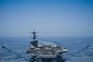 Thủy thủ Mỹ thiệt mạng trên tàu sân bay