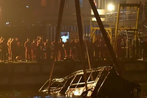 Nữ hành khách xô xát với tài xế và cái kết 13 người thiệt mạng