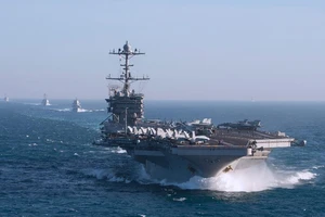 Tàu sân bay Mỹ bất ngờ tiến vào Địa Trung Hải