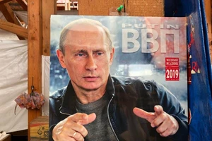 Bộ lịch in hình Tổng thống Putin 'cháy hàng' tại Nhật