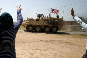 Video đoàn xe quân sự Mỹ rời Syria