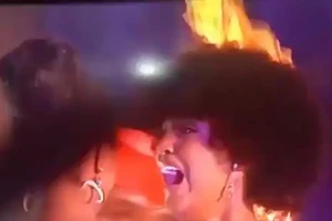 Hoa hậu châu Phi bốc cháy khi đăng quang