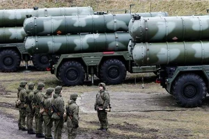 Nga sẽ đền Trung Quốc số tên lửa S-400 bị bão phá hỏng