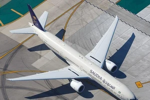 Máy bay quay đầu vì hành khách quên con ở sân bay