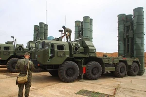 Nga cùng lúc huấn luyện lính TQ, Thổ Nhĩ Kỳ vận hành S-400