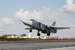 Căn cứ Nga ở Syria hứng 36 quả rốc két