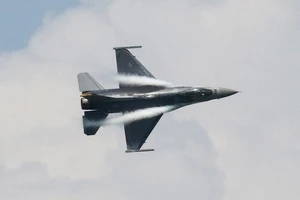 Trung Quốc cảnh báo Mỹ gánh hậu quả nếu bán F-16 cho Đài Loan