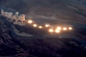 Tiêm kích Mỹ rải thảm 36 tấn bom xuống Iraq diệt IS