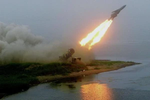 Tên lửa siêu thanh Zircon Nga có thể ‘vô hình’ trước radar