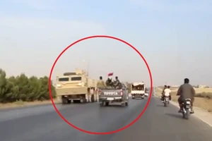 Video: Cuộc gặp 'bất đắc dĩ' giữa binh sĩ Mỹ và quân đội Syria