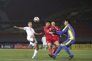 Trận cầu Hàn Quốc-Triều Tiên: Như đánh trận, không khán giả