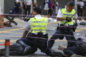 '31.000 cảnh sát Hong Kong không thể chấm dứt biểu tình'