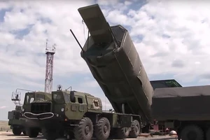 Nga 'khoe' tên lửa siêu thanh Avangard với thanh sát viên Mỹ