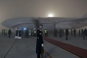 Chuyên cơ chở ông Putin hạ cánh bất chấp sương mù dày đặc