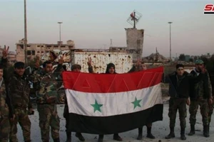 Lực lượng chính phủ Syria triển khai tới một tuyến đường nối TP Aleppo với TP A’zaz. Ảnh: SANA