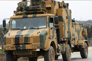 Một đoàn xe quân sự Thổ Nhĩ Kỳ ở đông Idlib, Syria. Ảnh: AP