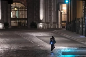 Dịch COVID-19 có thể hoành hành ở châu Âu bao lâu nữa?