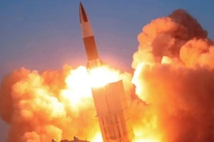 Một vụ phóng tên lửa tại một địa điểm bí mật của Triều Tiên. Ảnh: KCNA