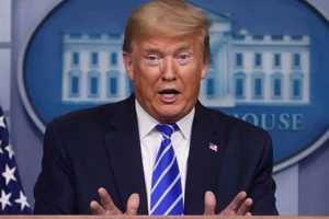 Tổng thống Trump tại cuộc họp báo ở Nhà Trắng hôm 23-4. Ảnh: REUTERS