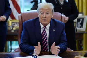 ổng thống Mỹ Donald Trump nói ông không khuyến khích mọi người nuốt chất khử trùng.