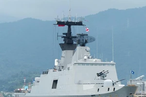 Tàu khu trục La Fayette của Pháp.