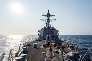 Tàu khu trục USS McCampbell của Mỹ.