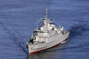 Tàu hộ vệ Alborz của Iran trong cuộc tập trận ở Ấn Độ Dương.