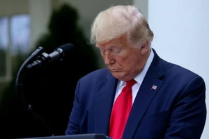 Tổng thống Trump phát biểu tại Vườn Hồng ở Nhà Trắng hôm 26-5. Ảnh: REUTERS