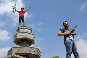 Thừa thắng xông lên, lực lượng GNA đã mở chiến dịch chiếm các thành trì khác của phe đối lập. Ảnh: EPA