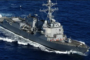  Tàu khu trục mang tên lửa dẫn đường USS Nitze của Hải quân Mỹ. Ảnh: SPUTNIK