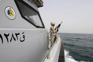 Lực lượng biên phòng Saudi Arabia canh gác ngoài khơi Biển Đỏ. Ảnh: REUTERS