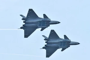 Ấn-Trung đưa tiêm kích hiện đại nhất tới biên giới tranh chấp