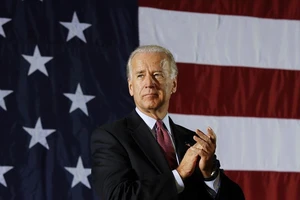 Ông Biden cảnh báo hậu quả với ông Putin vì can thiệp bầu cử