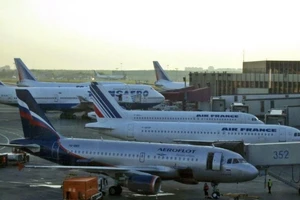 Ukraine thu giữ thêm 44 máy bay Nga bay tới Crimea