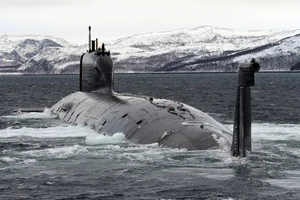 Tàu ngầm hạt nhân Nga bắn tên lửa trúng mục tiêu cách 1.000 km