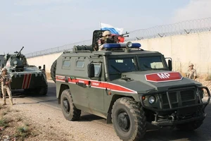 Xe quân sự Nga trúng tên lửa chống tăng tại Idlib - Syria