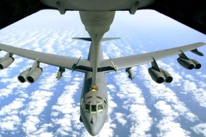 840 nhà khoa học Iran kêu gọi bắn B-52 Mỹ xâm phạm biên giới
