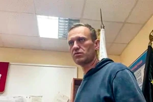 Nga tạm giam ông Navalny 30 ngày sau phiên điều trần bất ngờ