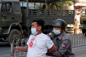 Anh, Canada trừng phạt bộ trưởng, tướng lĩnh Myanmar