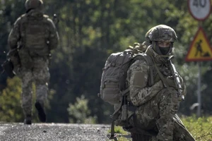 Nga điều 41.000 lính sát Ukraine, 42.000 lính ở Crimea?